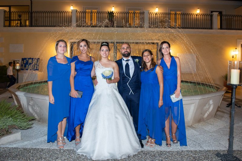 foto di gruppo al matrimonio