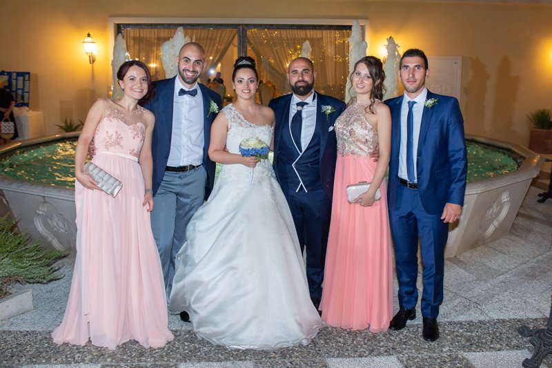 foto di gruppo al matrimonio