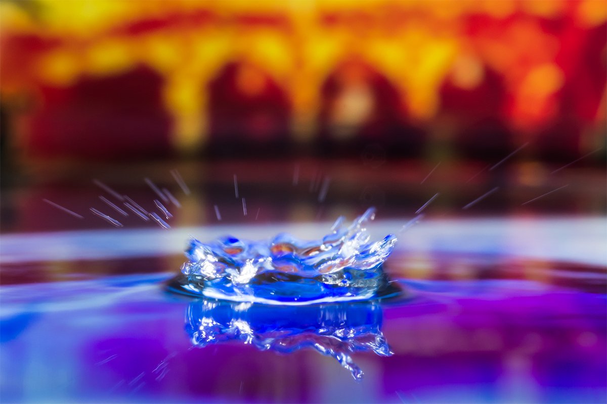 corona d'acqua con riflesso